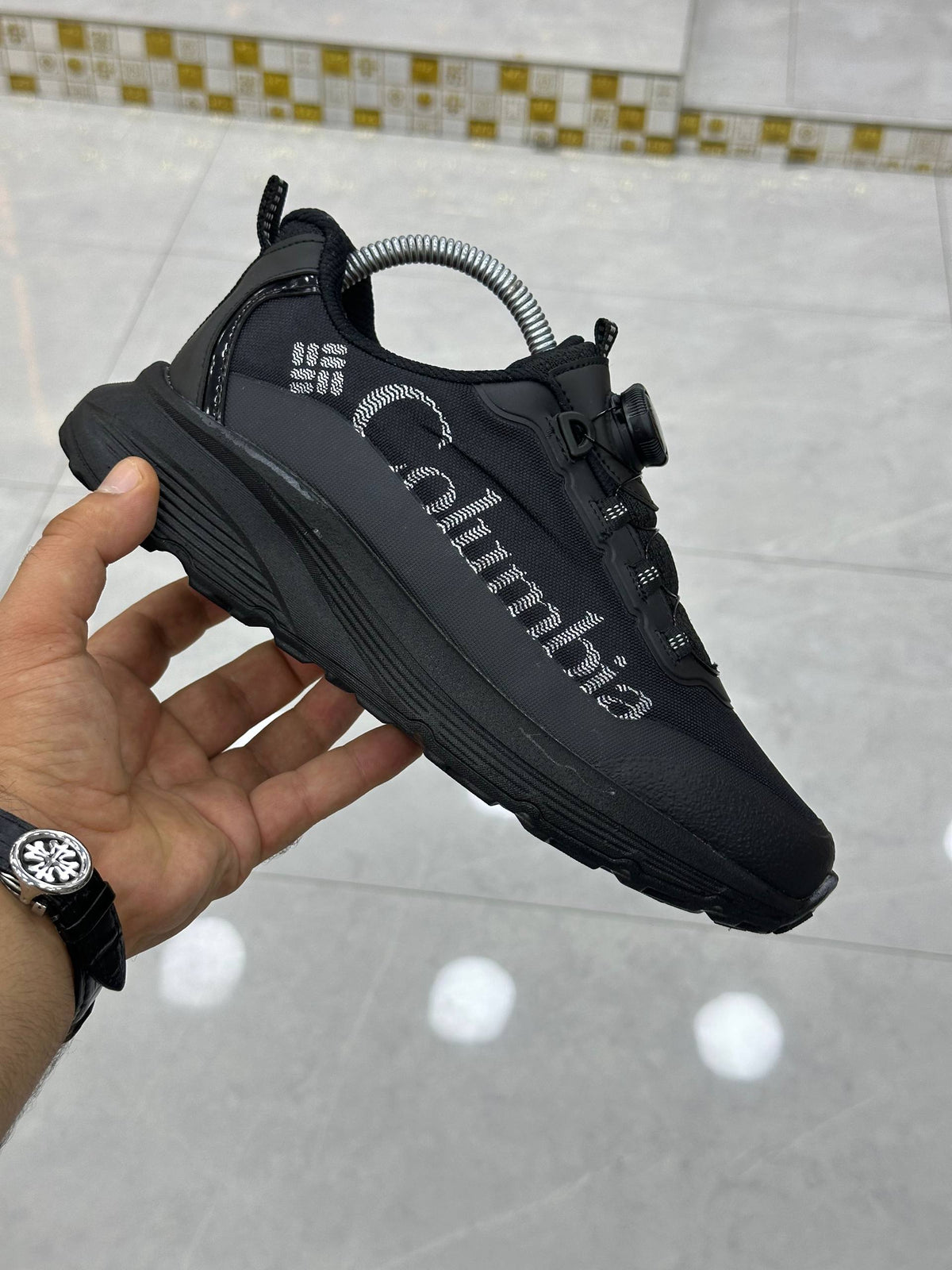 COLUMBIA BLACK