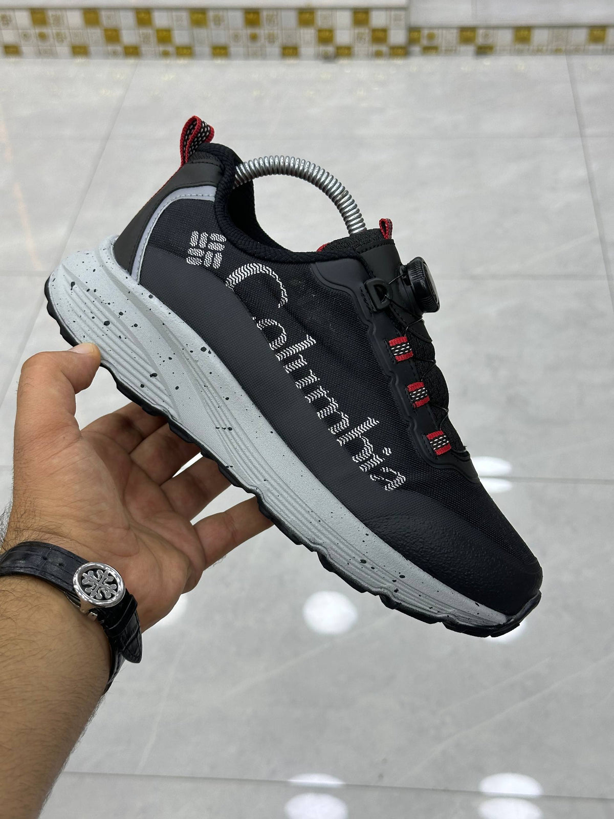 COLUMBIA BLACK-WHITE