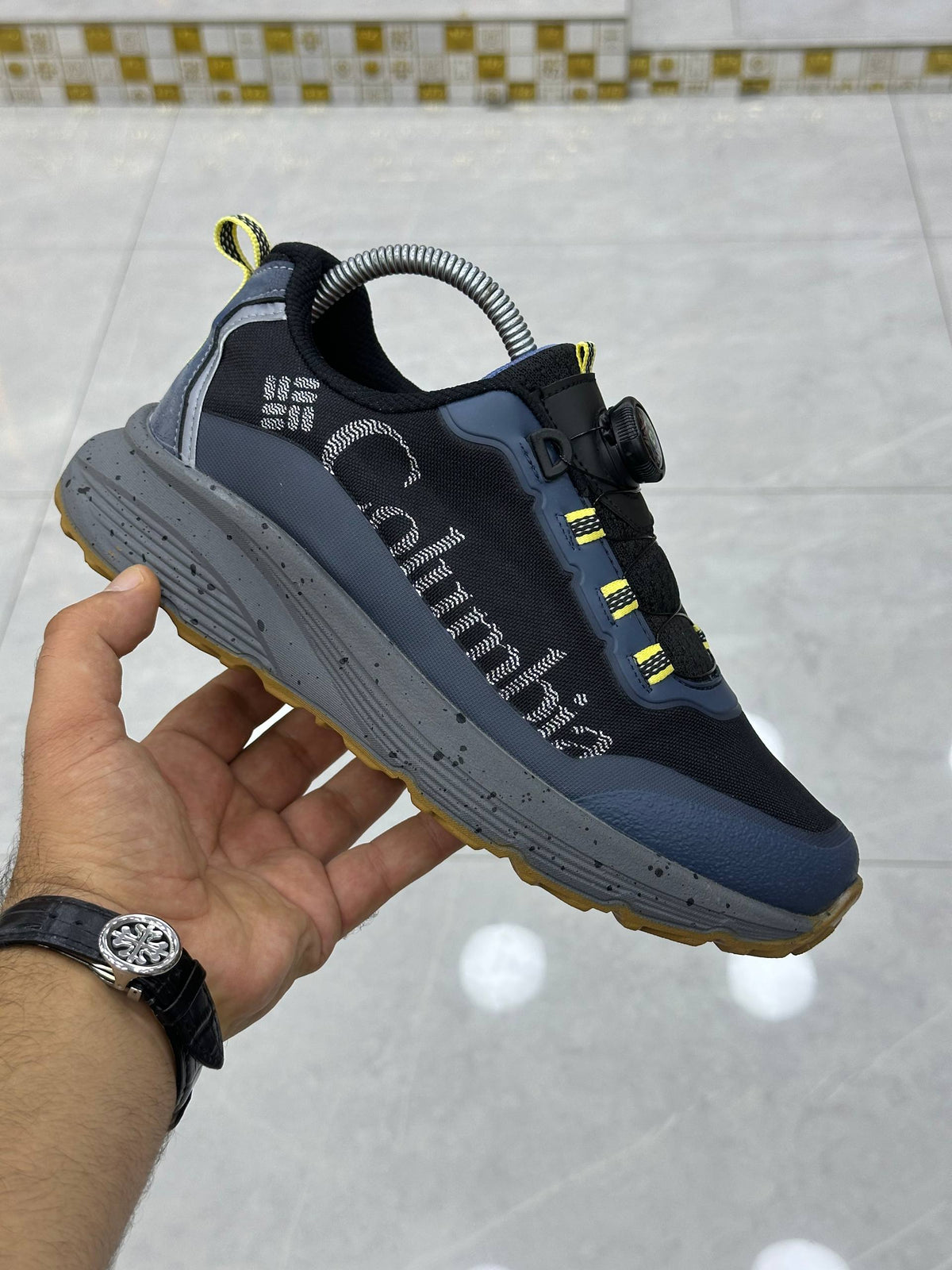COLUMBIA BLACK-GREY