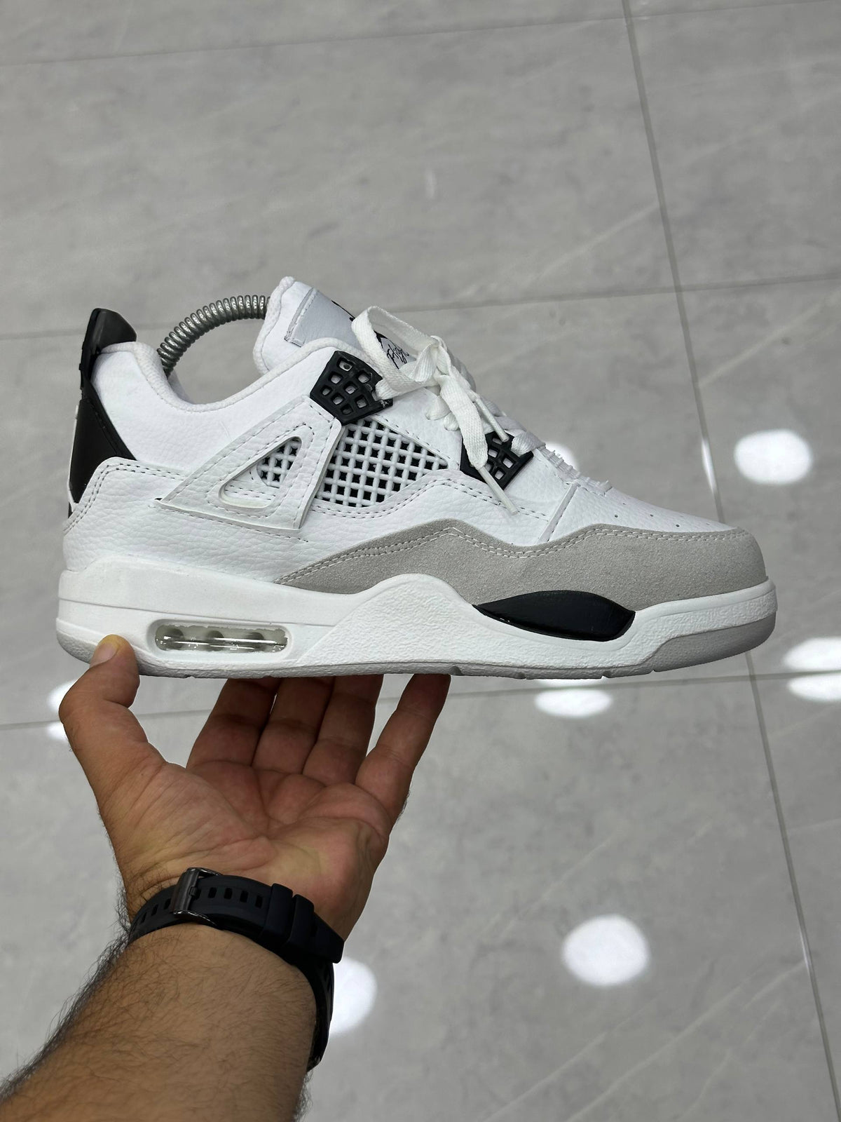 AIR JORDAN 4 MILITARY BLACK
