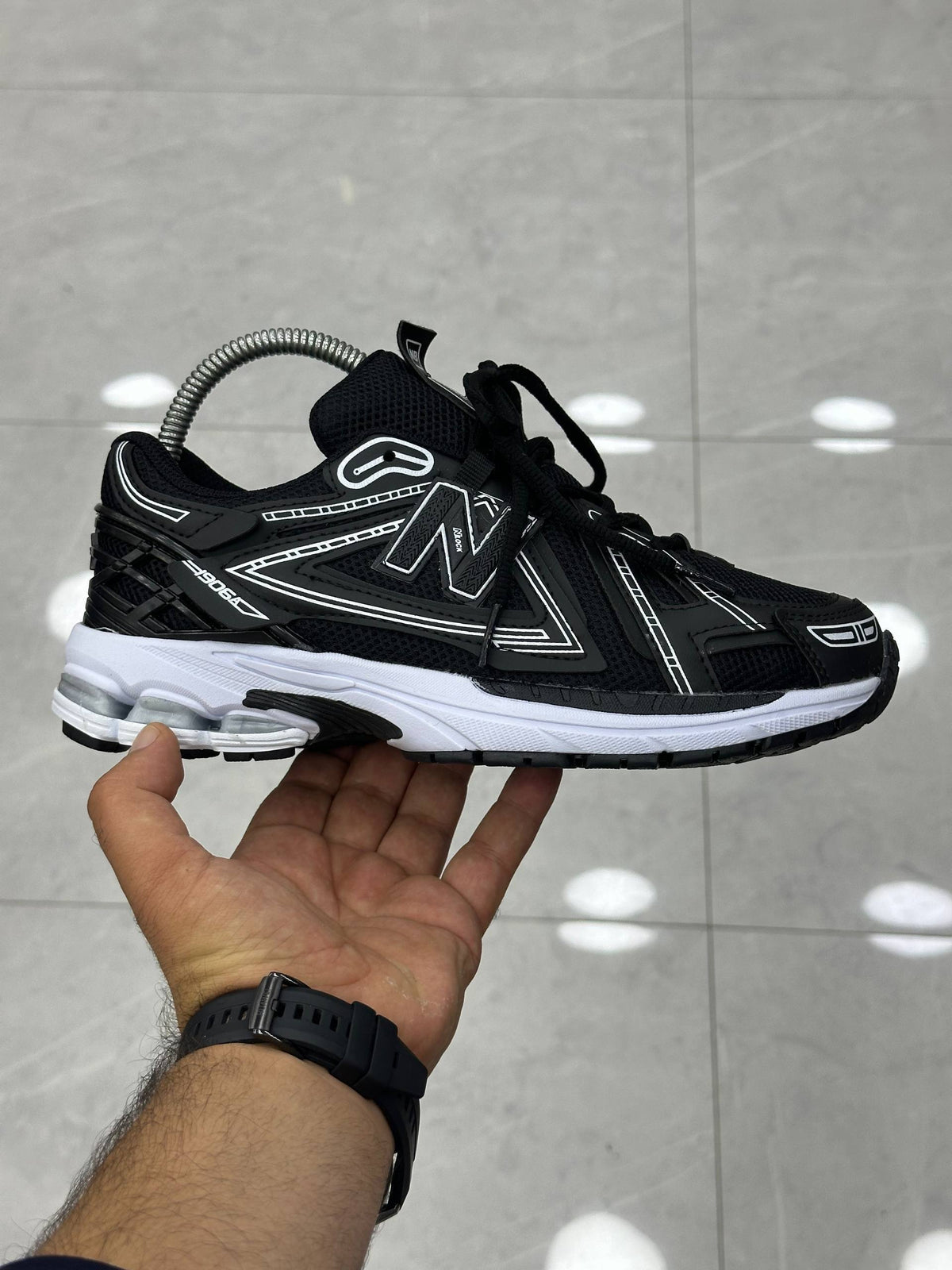 NB BLACK/WHITE